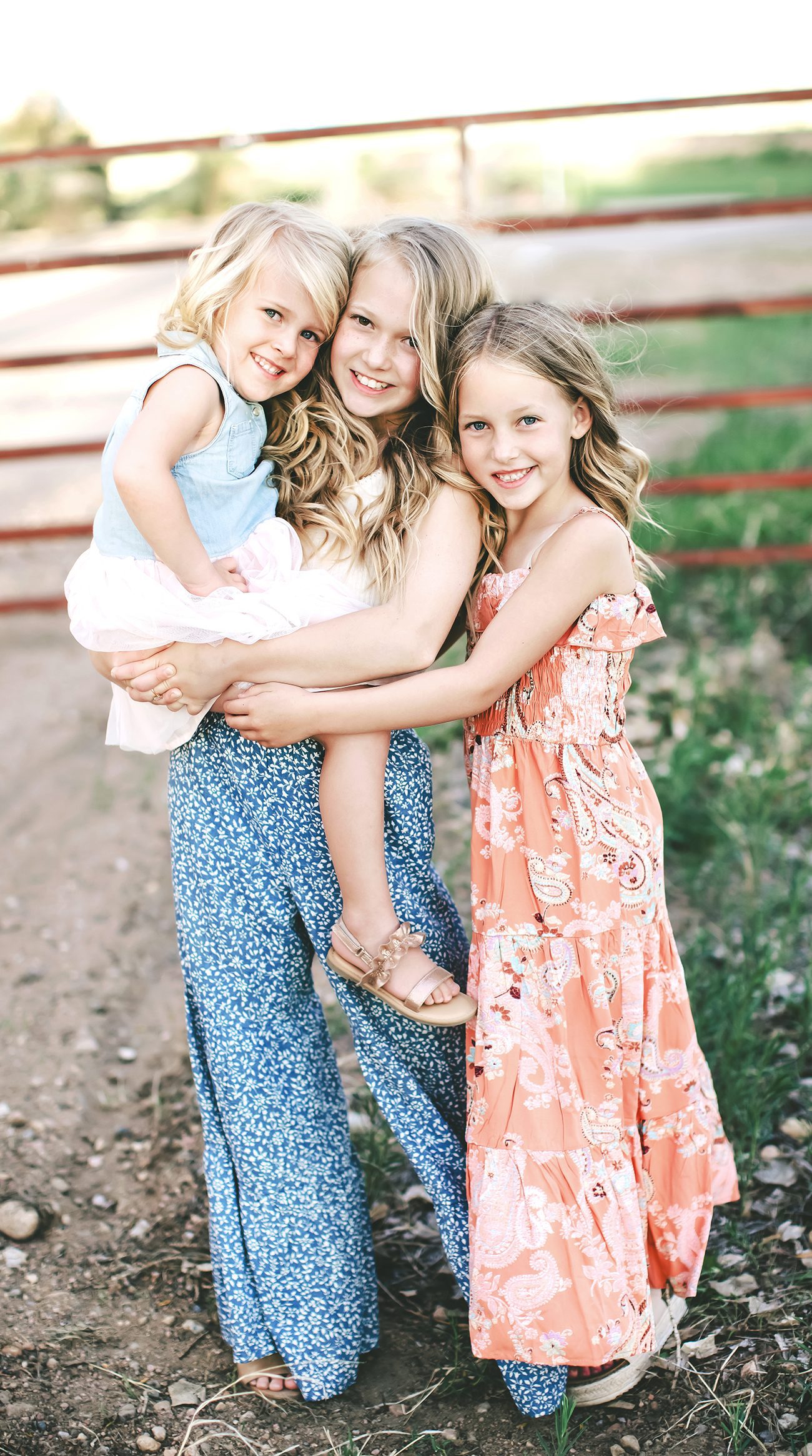 Fort Collins, Colorado Newborn Baby Photographer Maternity Family Photo sisters